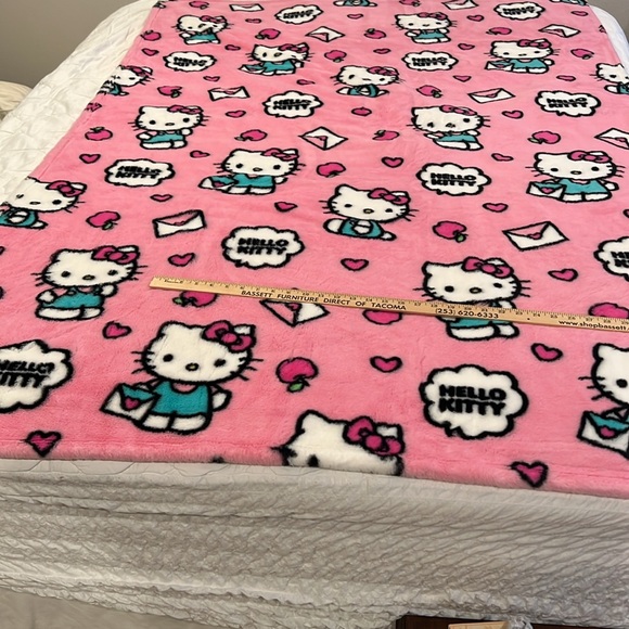 Hello Kitty blanket - Picture 2 of 7